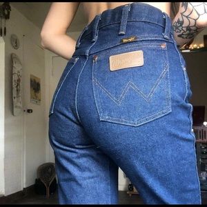 Wrangler Denim straight leg medium/dark wash